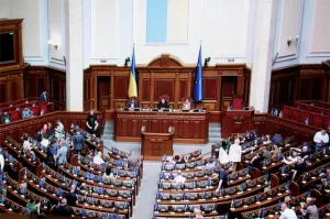 В Киеве опять сцепились за власть. В Раде зреет бунт против Зеленского
