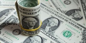 Пока весь мир не перестанет давать Америке деньги, она будет их транжирить, как пьяная матросня