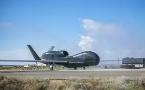 БПЛА Global Hawk над Эстонией, предположительно, подвергся воздействию РЭБ и потерял связь с оператором