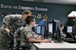 Разведка США утверждает, что ее контакты с соцсетями являются добровольными