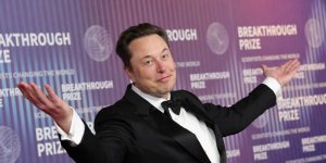 Маск заявил, что постоянно забывает, что Байден все еще руководит США