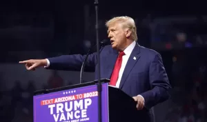 Трамп грозит санкциями странам, отказавшимся от доллара во внешней торговле