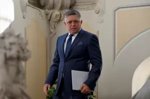 Премьер Словакии Роберт Фицо осудил нацистскую символику ВСУ