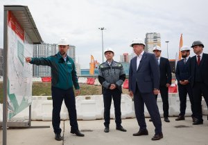 Александр Беглов дал старт надвижке путепровода трамвайной линии «Славянка» над Кольцевой автодорогой