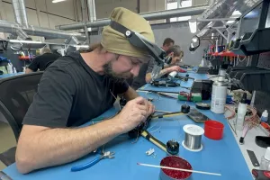 «Это новый Т-34»: Как гениальный российский дрон стал хозяином Днепра, убийцей «Абрамса» и ужасо ( Дрон «Упырь» простой, надежный и солдатоустойчивый, как танк Т-34)