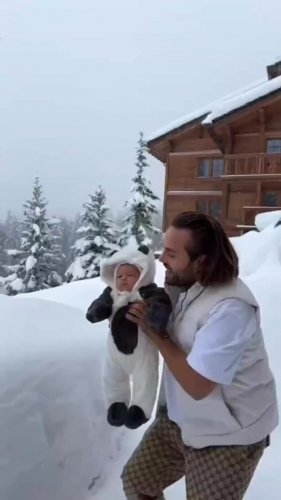 Бросившему младенца в сугроб блогеру вменяют две статьи УК РФ