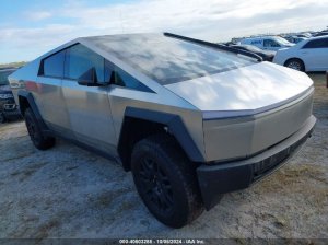 Tesla Cybertruck: двух и трехмоторные версии