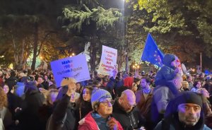 Киеву обидно: грузинская оппозиция не начала погромы