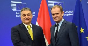 Вот что Трамп животворящий делает — Туск летит к Орбану