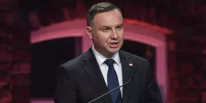 Дуда призывал к войне с Россией. Но посмотрел на Украину и передумал