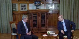 [Порода и природа] Русские презирают европейских лидеров за ложь своему народу: «Мы уже являемся совоюющими сторонами». Во Франции призвали отнестись к Путину всерьез: «Мужик сказал - мужик сделал»