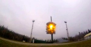 Все возможности, чтобы в полной мере обеспечить Минобороны России комплексом "Орешник", в России есть, заявил гендиректор Роскосмоса Юрий Борисов.