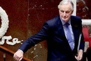 [Отставка] Второй раз в истории Пятой республики Нацсобрание Франции приняло резолюцию о недоверии правительству. Поддержал вотум недоверия кабинету министров 331 депутат при необходимых 289-ти