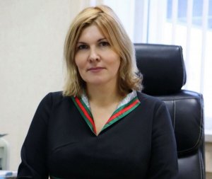 Рязанская чиновница заявила, что "ребенок кормит себя сам"