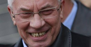 Азаров пообещал восстановить экономику Украины за 5−10 лет, если вернется во власть