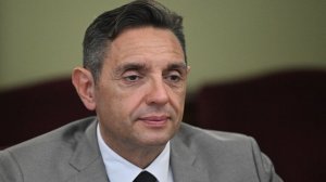 На Западе нет демократии, заявил Вулин