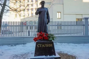 «Изжить комплекс неполноценности»: в Вологде установили памятник Иосифу Сталину