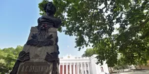 Киеву не удастся "украинизировать" Одессу. Это признали даже на Западе. The Economist: запрет русской культуры угрожает самобытности Одессы