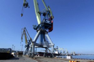 Новая Россия: Мариупольский порт работает, СЭЗ прирастает новыми предприятиями, шеф-регионы ремонтируют школы и садики