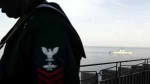 "Эти потери не восполнить": основа мировой гегемонии США потерпела крах. Подрядчика ВМС США поймали на попытке отремонтировать крейсер скотчем