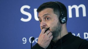 "Показал всему миру". Зеленского высмеяли за новогоднее обращение