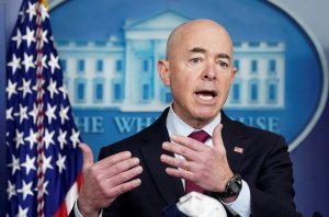 В США заявили, что столкнулись с ростом «доморощенного насильственного экстремизма». Министр внутренней безопасности США отметил, что в его стране складывается «очень сложный ландшафт угроз»