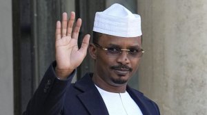 К президентскому дворцу в Чаде направляется колонна военной техники