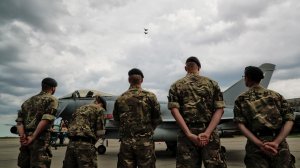 Великобритания изучит возможность размещения военных баз на Украине