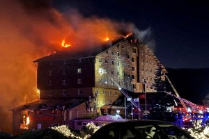 Пожар на курорте в Турции: погибли более 70 человек Число жертв на горнолыжном курорте увеличилось до 76