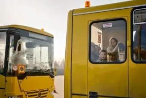 МУС бездействует: спецподразделение украинской полиции насильственно вывозит детей из Покровска