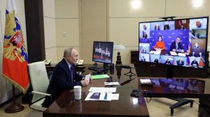 Путин призвал создавать условия для переезда специалистов в Россию