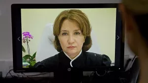 Задержанную в Баку экс-судью Хахалеву экстрадируют в Россию после решения суда