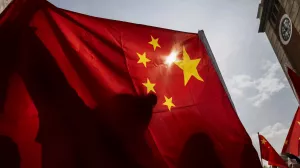 Китай с 10 февраля вводит пошлины на нефть, уголь, СПГ и сельхозтехнику из США
