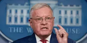 «Не дать России осмелеть» Трамп раскроет план по Украине до конца недели, добивясь скорейшего урегулирования конфликта на Украине, но слишком многое может пойти не по плану: Россия может обнаглеть