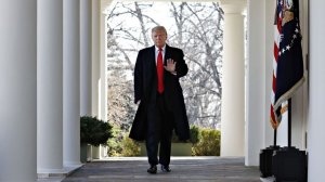 Белый дом не готов говорить о возможности визита Трампа в Россию