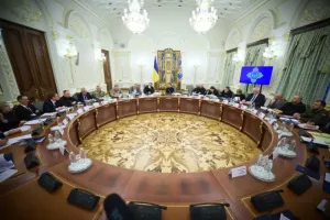 СНБО Украины вводит санкции против украинских олигархов, владеющих лицензиями на разработку месторождений