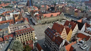 Украинское консульство во Вроцлаве забросали яйцами и облили краской