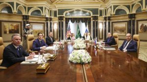 Россия в Эр-Рияде призвала Запад признать новый баланс сил, заявил Лавров