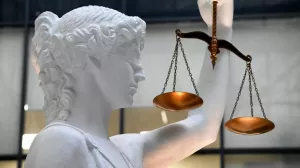 Суд обратил в доход государства четыре квартиры экс-замглавы ГУ МВД по миграции