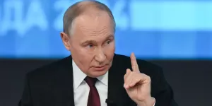 [«отношения без обязательств»] «Русские умны». Теперь Россия 🇷🇺 будет тянуть время, пользуясь спешкой США 🇺🇸. Это Трампу стоит поторопиться с кучей фатальных выборов