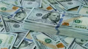 [₽80,74] Курс доллара опустился до 80,74 рубля, минимума с 19 июня прошлого года