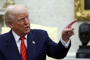 Трамп поручил Госдепу, Пентагону и ЦРУ сотрудничать с Россией