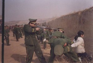 Китай призвал Канаду уважать его юридический суверенитет после того, как Оттава осудила казнь четырех канадских граждан.