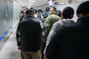 Иностранцев обяжут сдавать анализ на ВИЧ при посещении новых регионов РФ