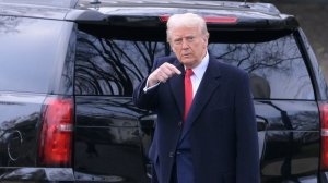 Трамп: страны ЕС "обчистили" США и оказались хуже врагов. По словам американского президента, европейцы на протяжении 45 лет "обдирали" Соединенные Штаты.