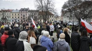 Протестующие против мигрантов поляки взяли штурмом горсовет в Радоме
