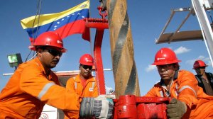 Венесуэла получила уведомление об отзыве лицензий у нефтегазовых компаний