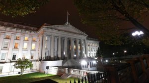 США продлили разрешение организациям платить налоги в России