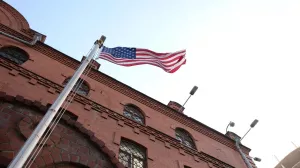 Рожденный в 2154 году американец требует 41 тыс долларов пособий по безработице