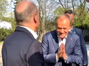 Польский профессор о встрече Шольца Туском: у бомжа на парковке, просящего 2 злотых, и то больше достоинства